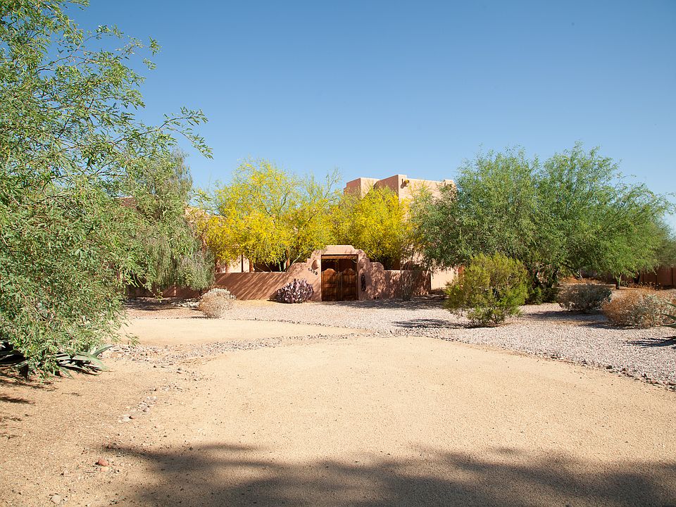 1st image of 1748 W Desert Hollow Dr