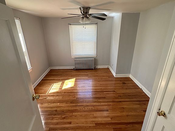 2nd image of 127 S 10th Ave