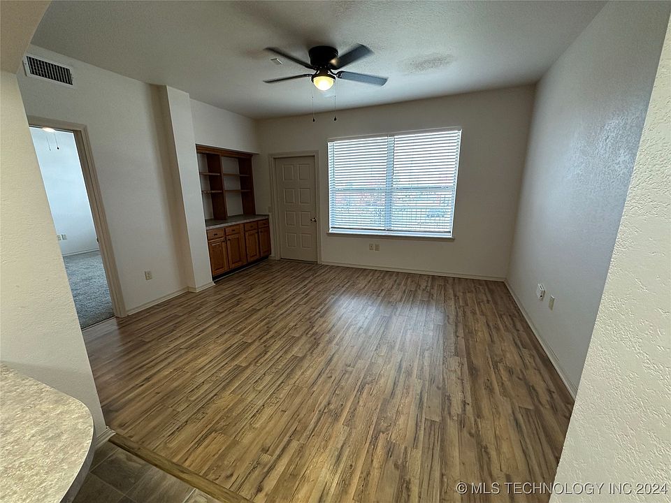 1st image of 301 E Washington Ave APT 3001