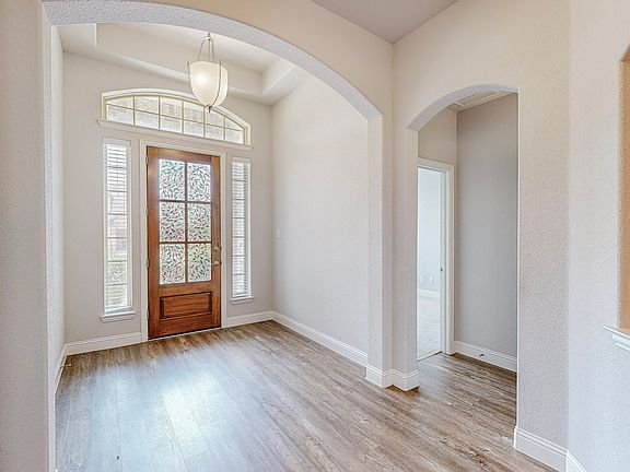 5th image of 1101 Putman Dr
