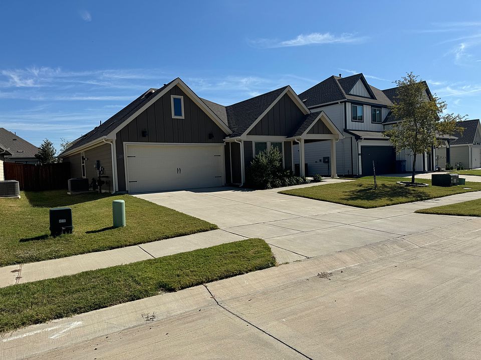 1st image of 11320 W Pond Dr