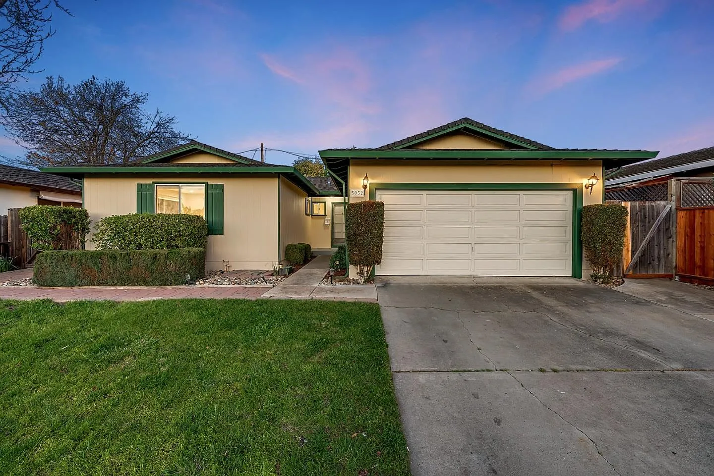 5052 Selinda Ln photo 1