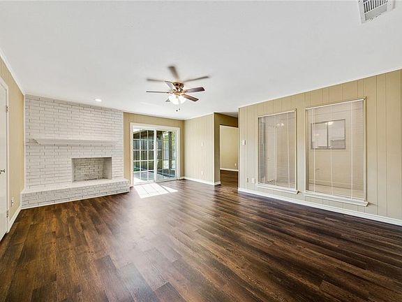3rd image of 518 Brookfield Dr