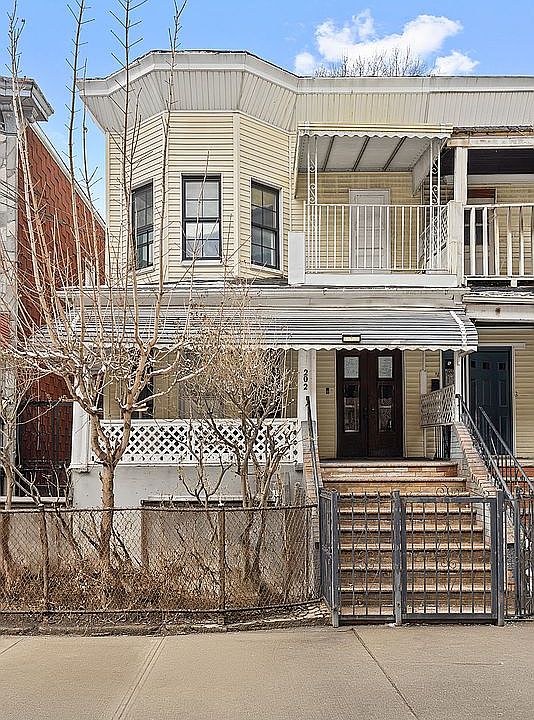 1st image of 202 E 34th St