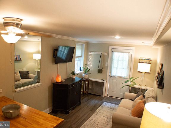 5th image of 176 Davisville Rd Floor 2