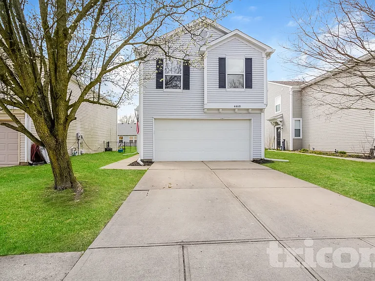 4468 Connaught East Dr — Photo 1