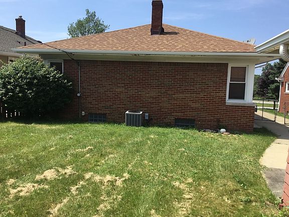 3rd image of 11404 Briarcliff Dr