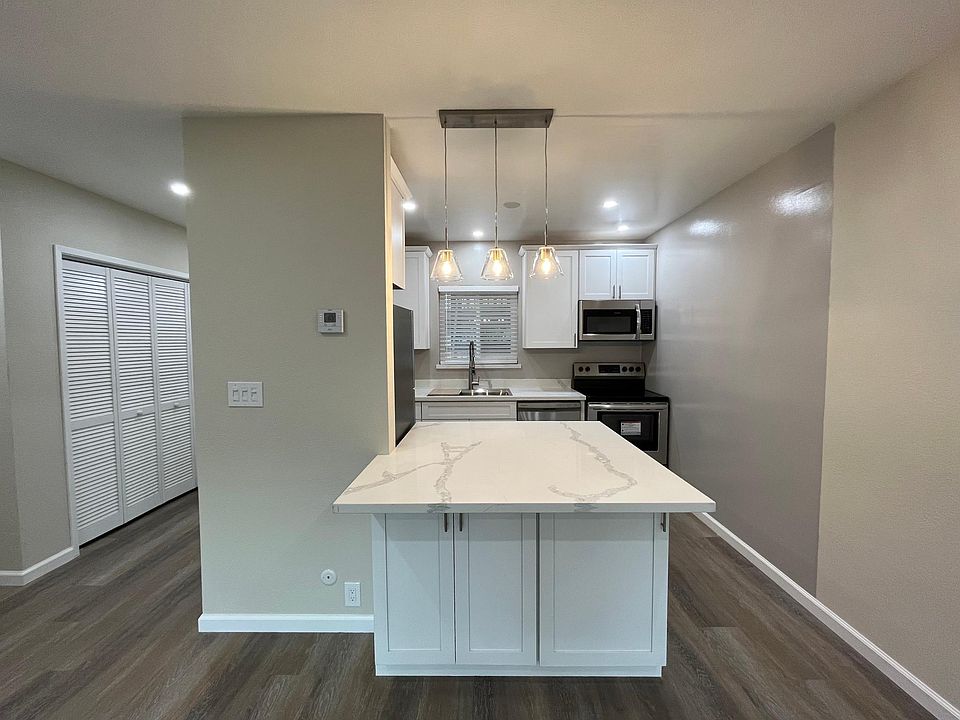 1st image of 250 Elm St APT 2