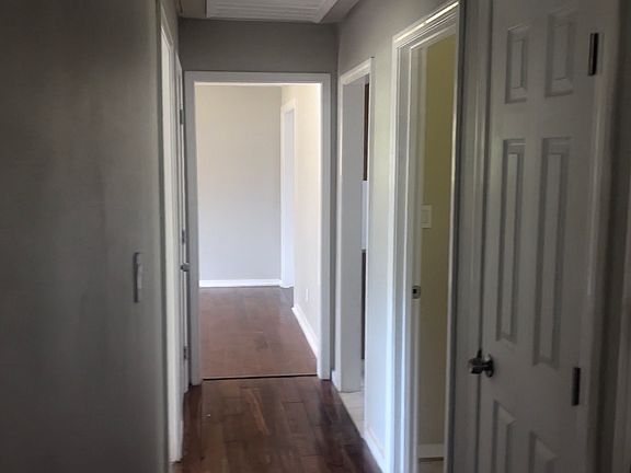 2nd image of 420 Bayou Oaks Dr