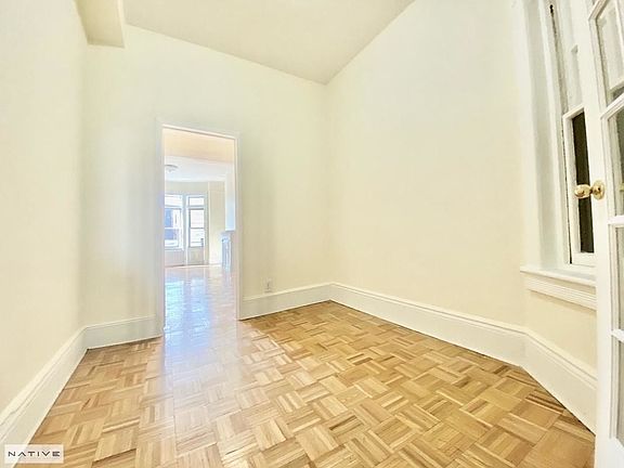 3rd image of 782 Manhattan Ave #3