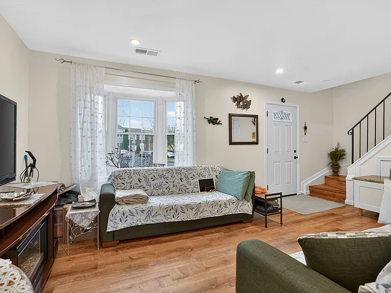 12306 Woodlawn Ct — Photo 11