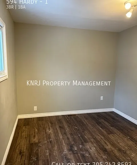 594 Hardy St #1 — Photo 13
