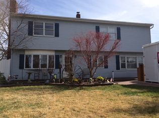 42 Birch Lane, levittown, NY 11756