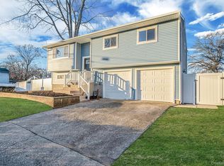 3 Bellrose Avenue, Centereach, NY 11720