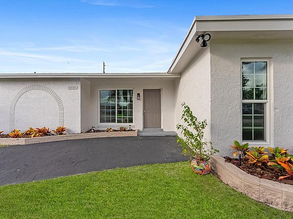 4th image of 11531 NW 32nd Manor