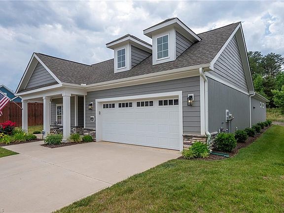 3rd image of 424 Waterton Way