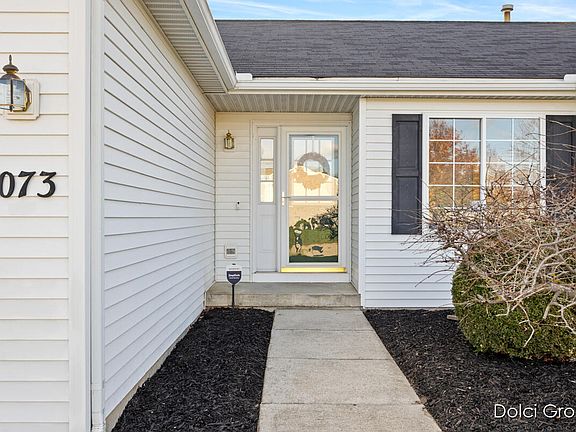 5th image of 1073 E Avery Ct NW