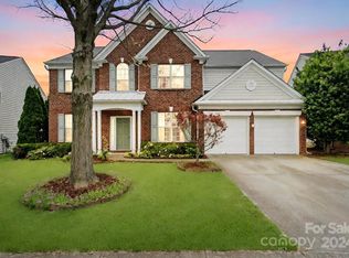2411 Red Birch Dr, Charlotte, NC 28262