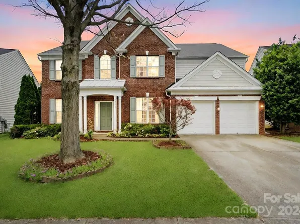 2411 Red Birch Dr, Charlotte, NC 28262
