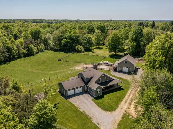 4012 New Castle Rd, Pulaski, PA 16143