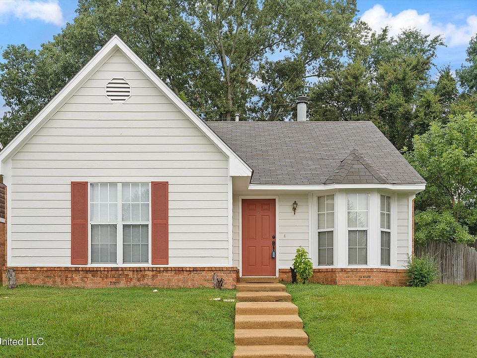 1st image of 918 Charlotte Ln