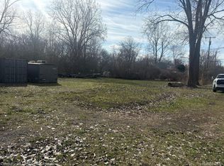 7565 Saint Clair St, Newport, MI 48166