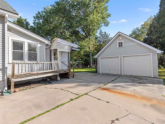 3rd image of 408 Daisyfield Rd