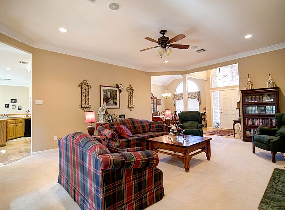 5th image of 104 Laurel Oaks Ln