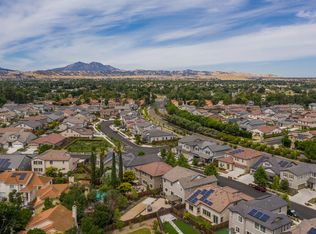 368 Bougainvilla Dr, Brentwood, CA