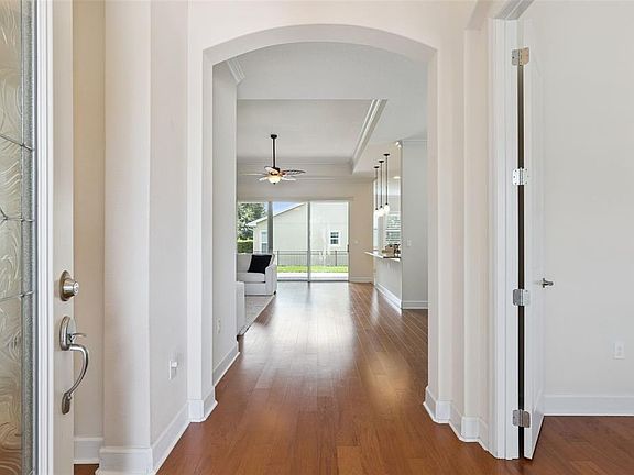 3rd image of 1121 GARDENSHIRE LANE