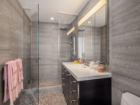 4th image of 252 South St #43A
