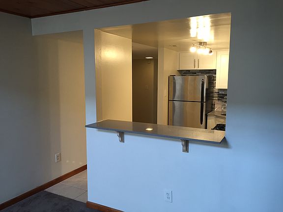 3rd image of 870 N 28th St APT 121