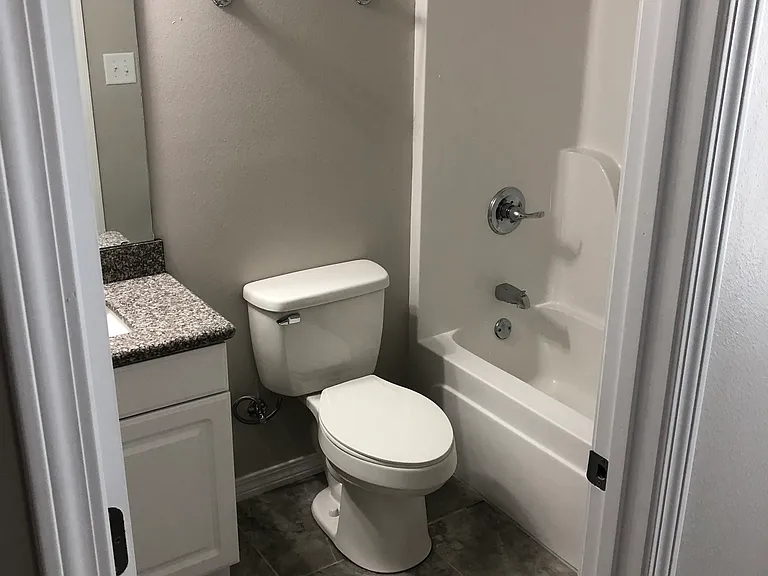 18 Linda Ln — Photo 10