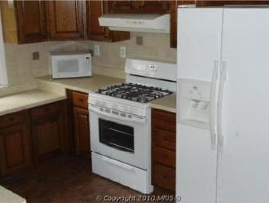 2nd image of 3211 Bradford St