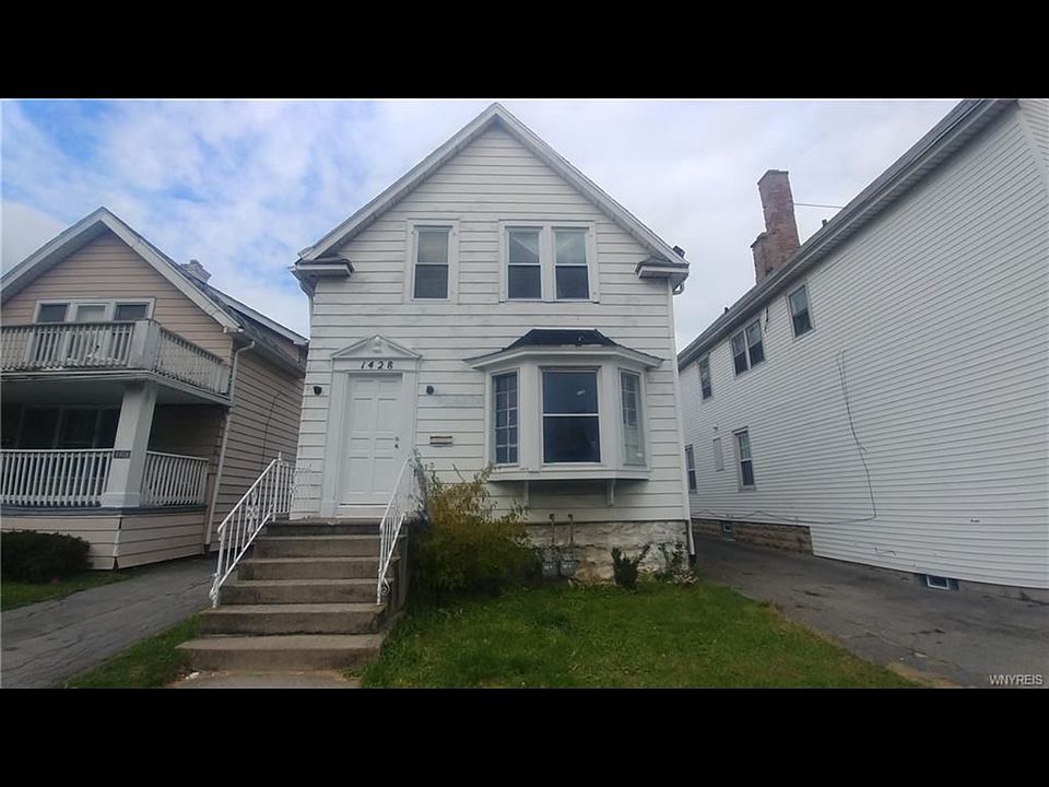 1st image of 1428 E Delavan Ave #1