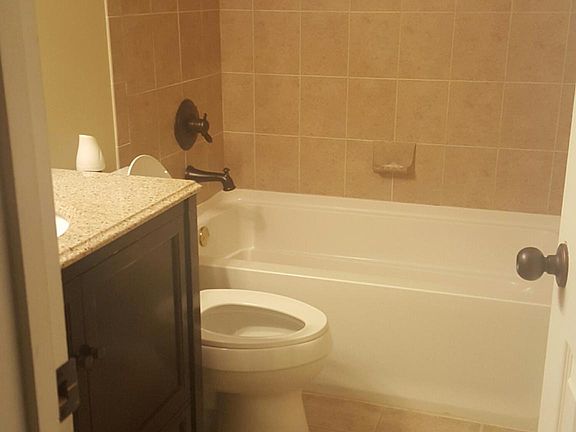 5th image of 670 Azalea Dr