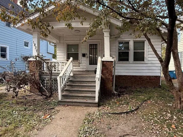 1837 S 2nd St, Springfield, IL 62704