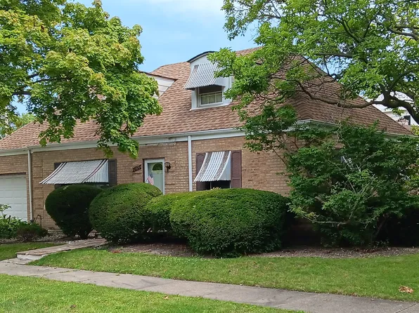 7101 Lavergne Ave, Skokie, IL 60077