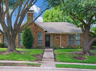 2035 Robin Hill Ln, Carrollton, TX 75007
