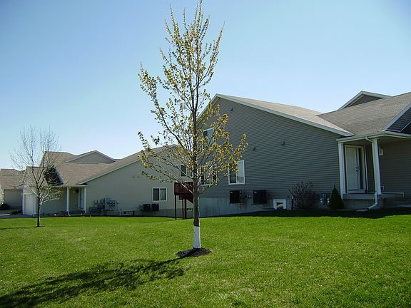 3rd image of 1315 Amelia Dr APT 1