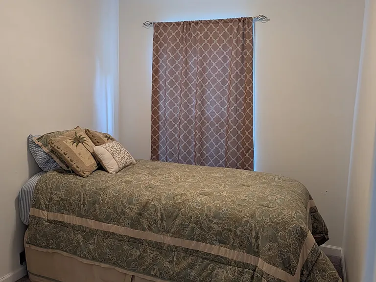 BR 3 (has closet)