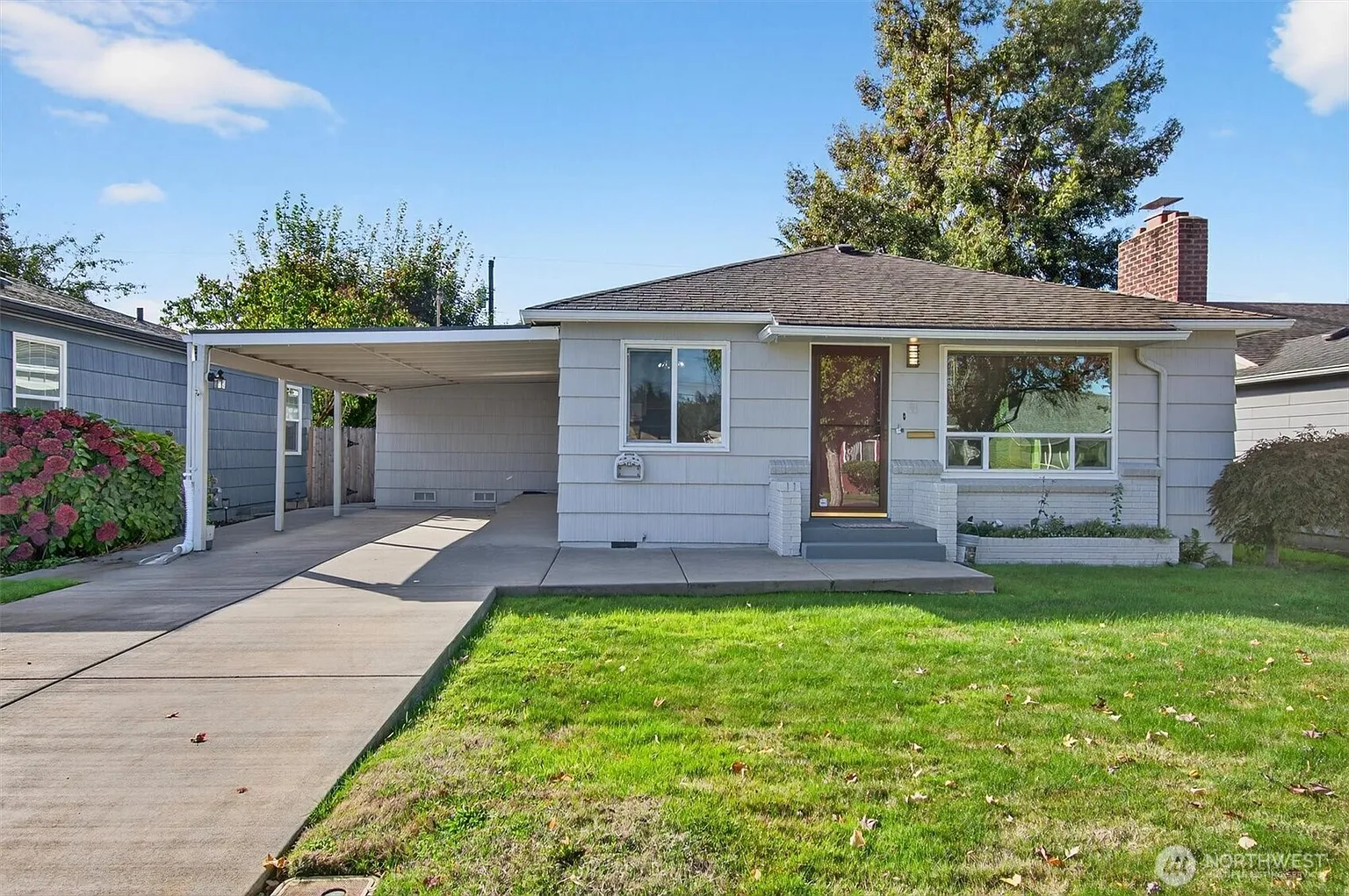 2763 Maple Street photo 1