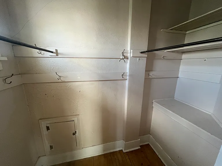 116 S 5th St E — Photo 7
