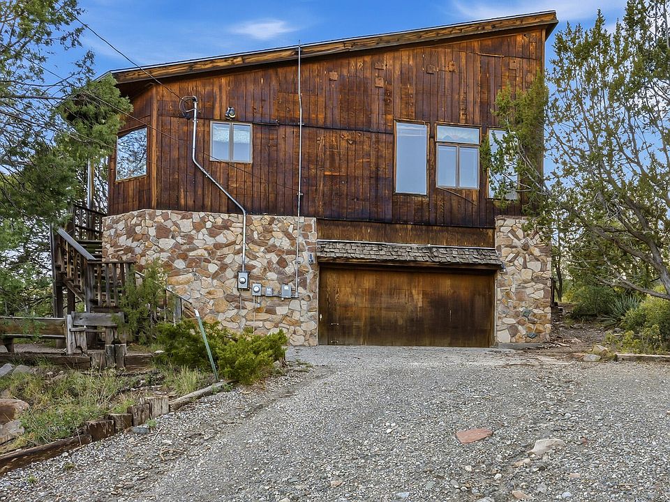1st image of 32 Sandia Park Ln