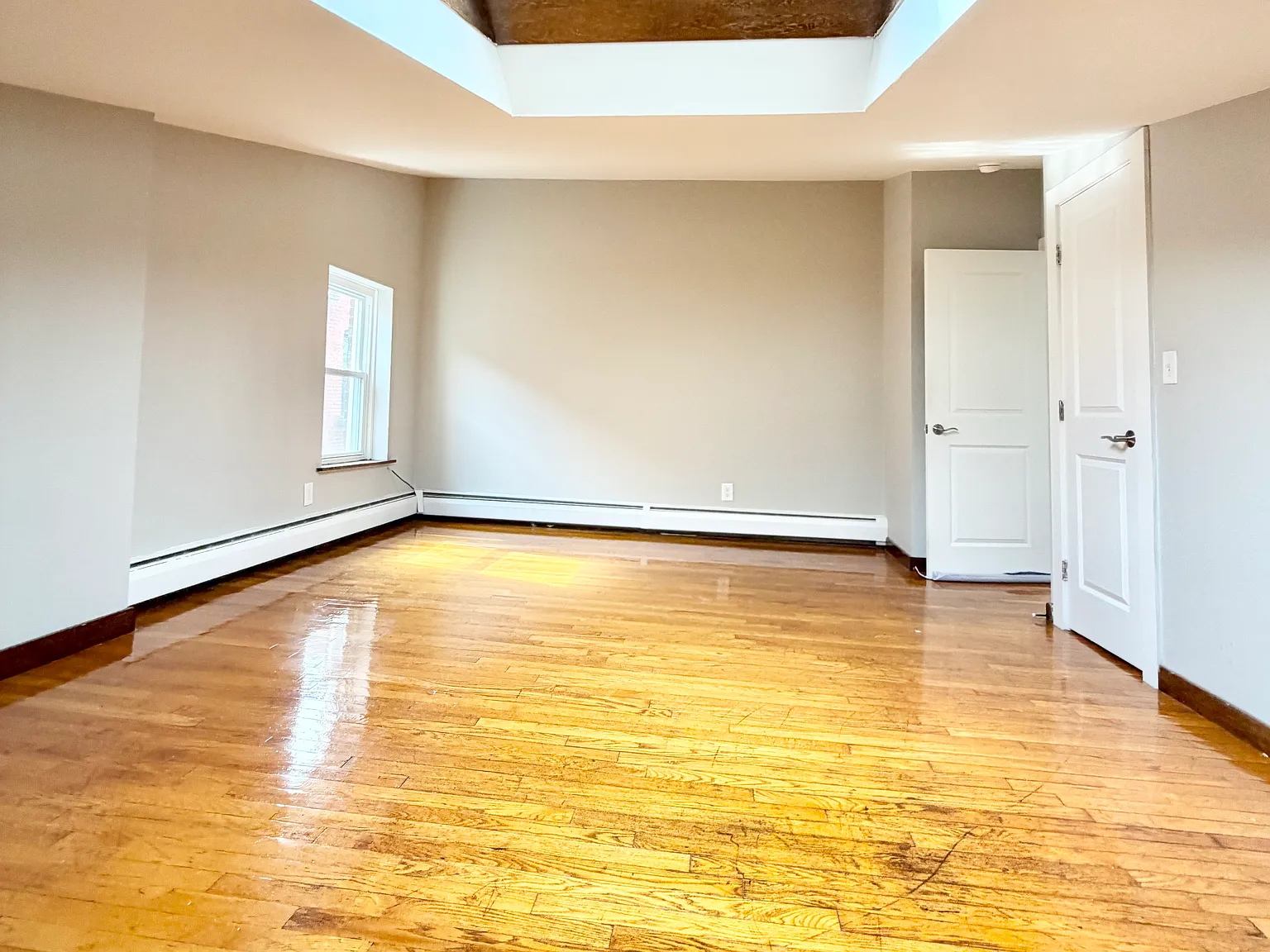 2 bed, 800 sqft, $2,150 — Photo 2