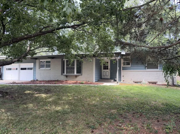 1300 Eastridge Dr, Lincoln, NE 68510