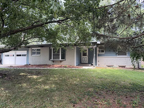 1300 Eastridge Dr Photo 1