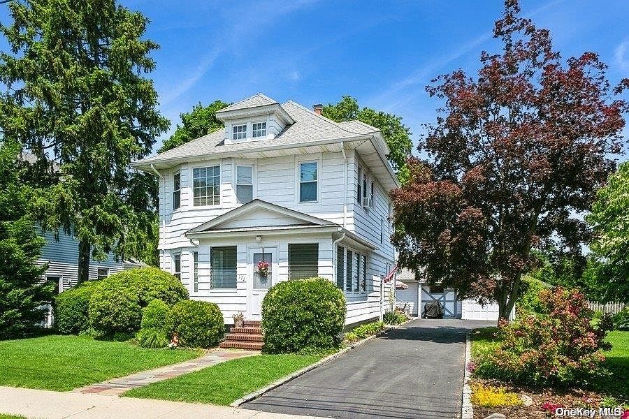 1st image of 172 Manor Avenue