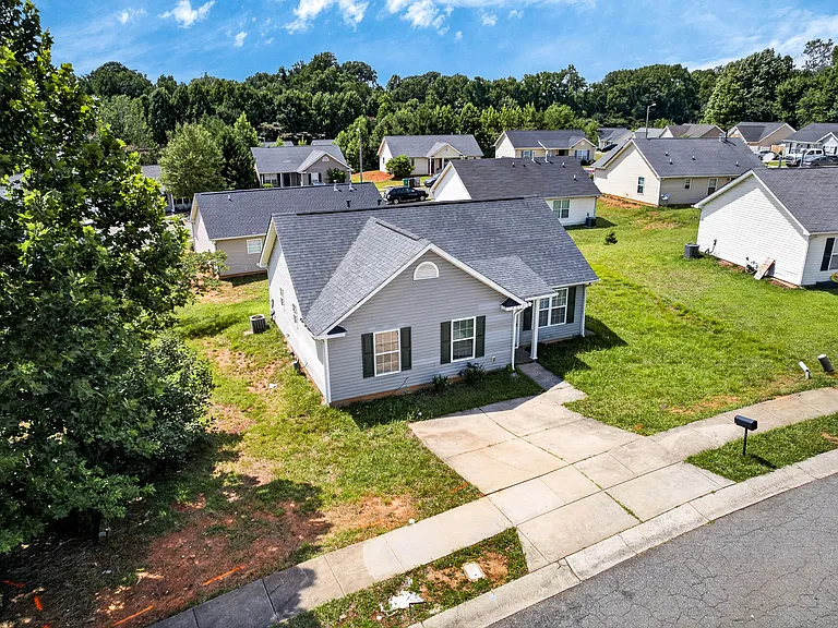 4612 Wind Chime Ct — Photo 2