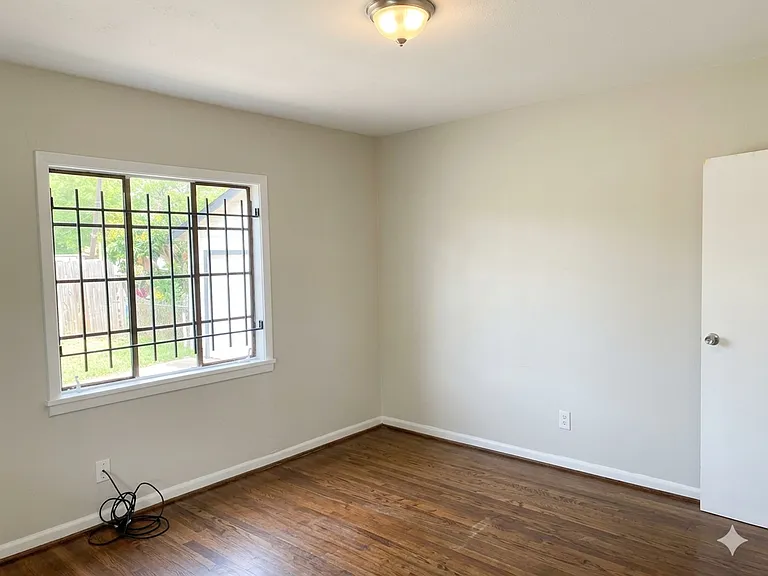 6109 Wayland St — Photo 7